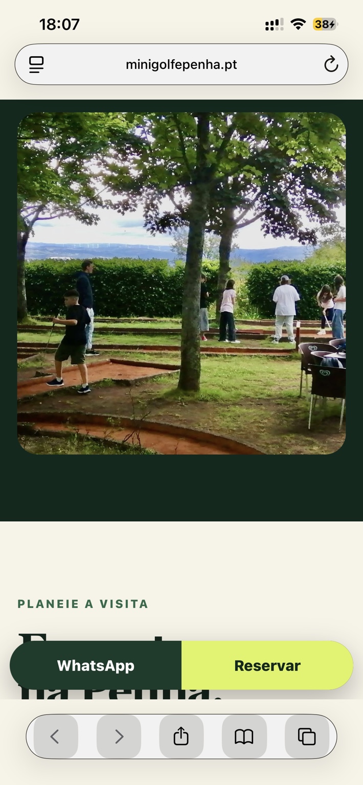 Website Mini Golfe Penha no telemóvel com barra WhatsApp e Reservar